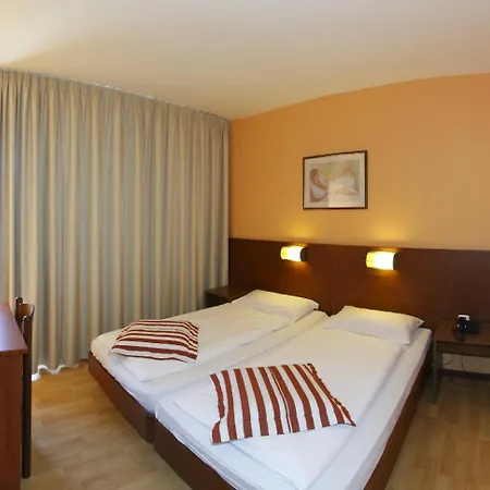 Donat Hotel 3*