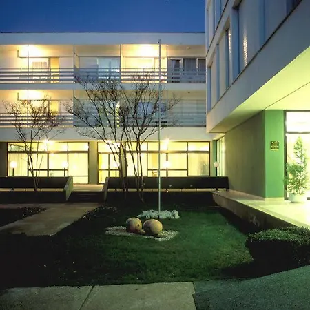 Donat מלון זאדאר